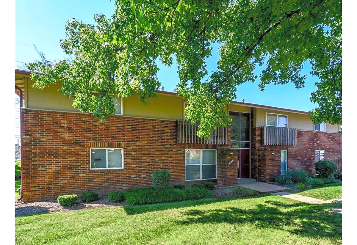Apartment for rent at 8507-B Tally Ho Dr, Hazelwood, MO 63042