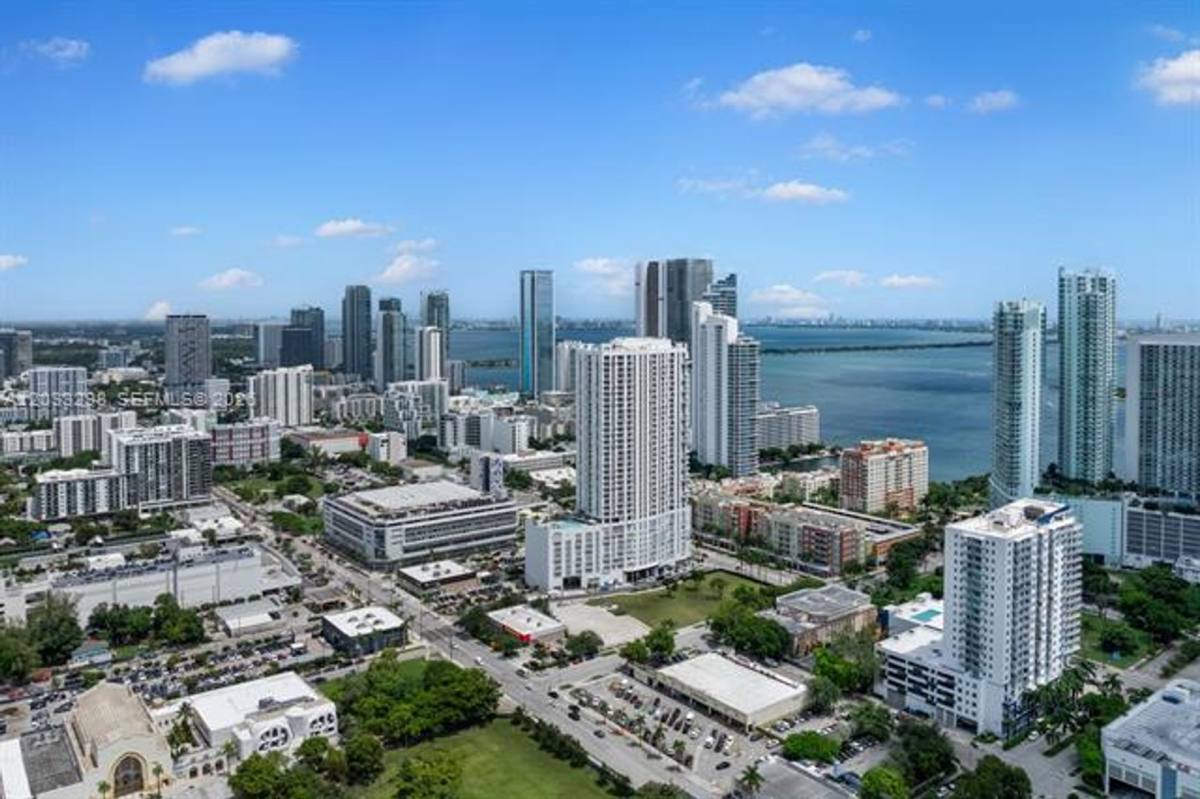 Apartment for rent at 2000 Biscayne Blvd, Miami, FL 33137
