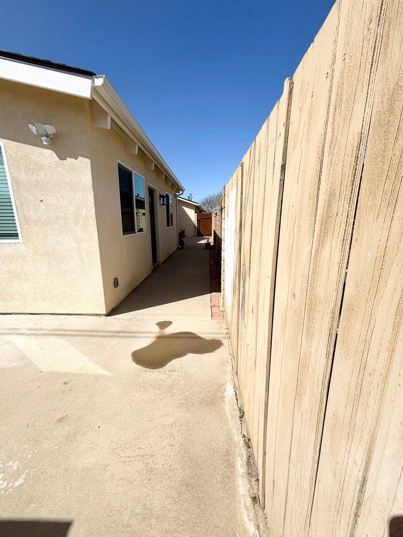Townhouse for rent at 1636 W Pine Ave, Lompoc, CA 93436