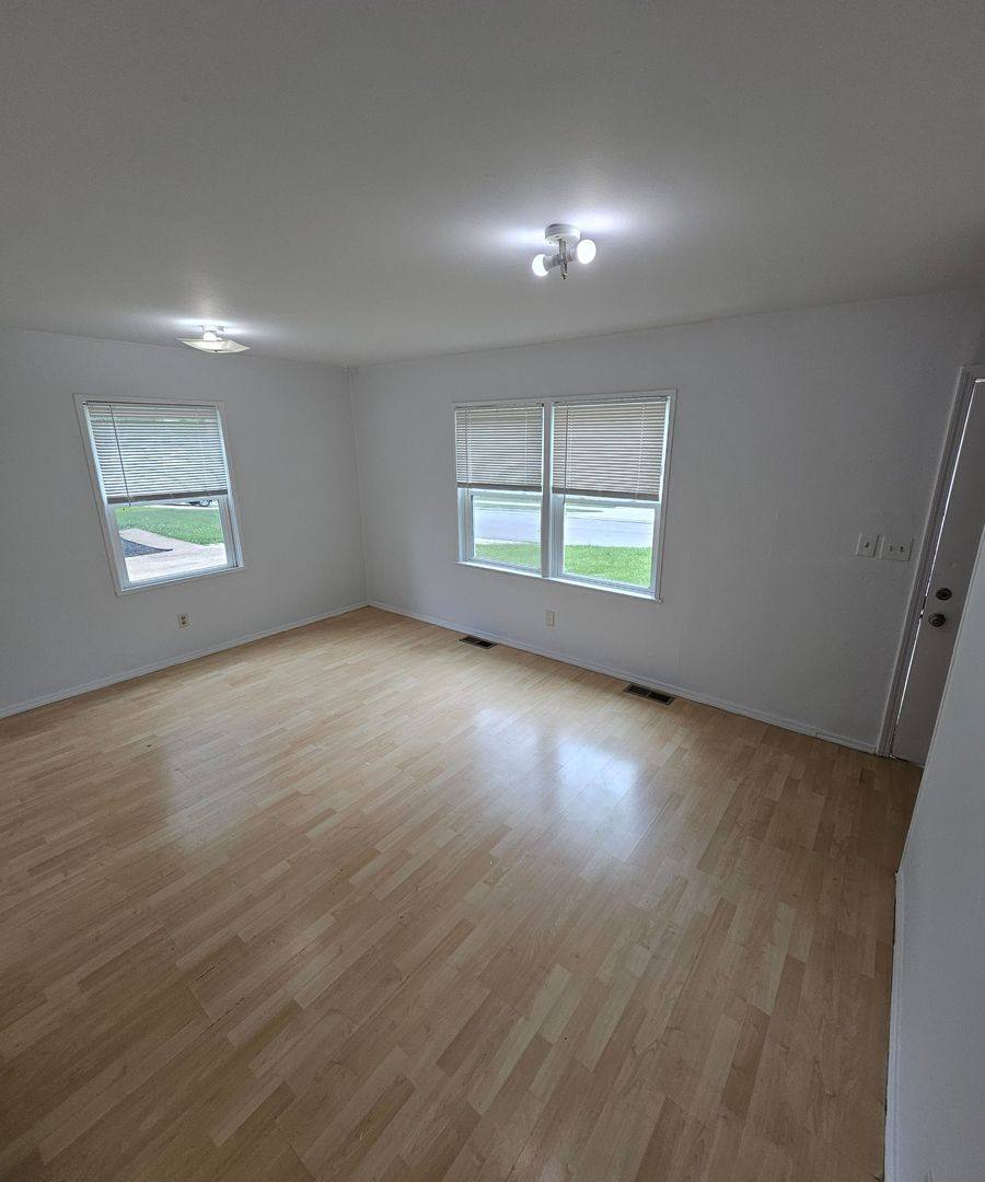 House for rent at 4630 E 43rd Terrace, Kansas City, MO 64130