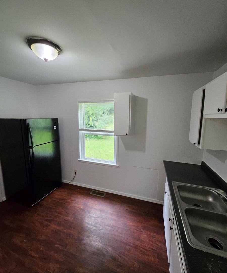 House for rent at 4630 E 43rd Terrace, Kansas City, MO 64130
