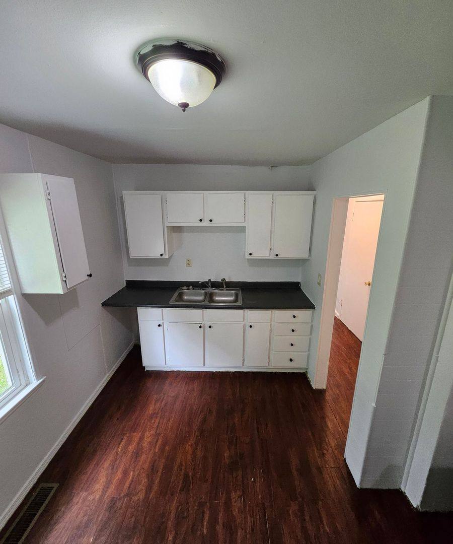 House for rent at 4630 E 43rd Terrace, Kansas City, MO 64130