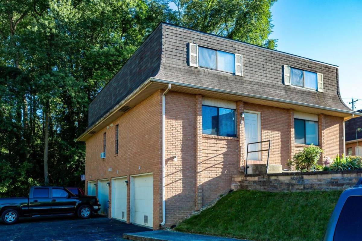 Apartment for rent at 1557-1567 Crystal Court, Newark, OH 43055
