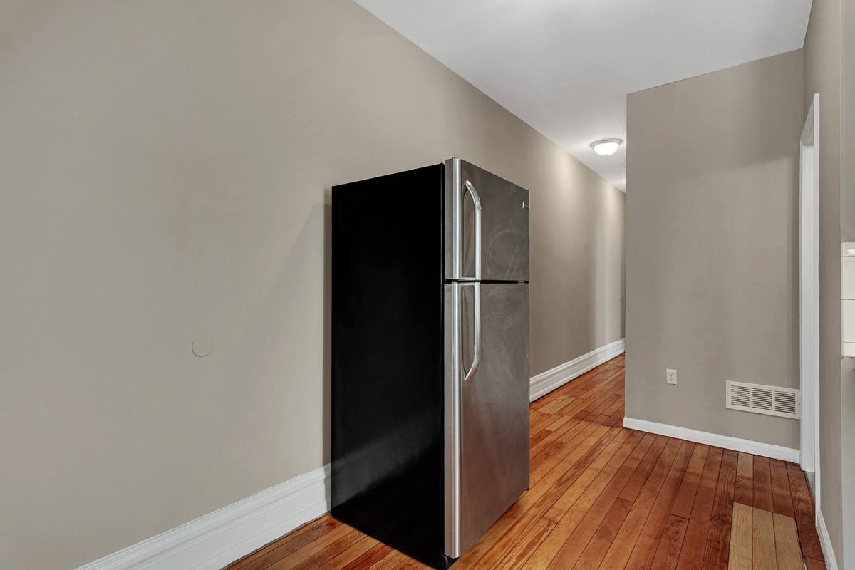 Apartment for rent at 4059A Hartford St, Saint Louis, MO 63116