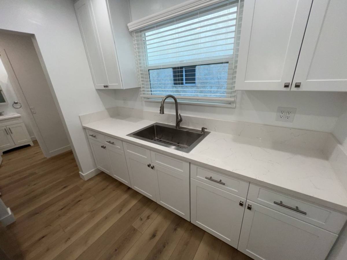 Apartment for rent at 325-331 E Elmwood Ave, Burbank, CA 91505