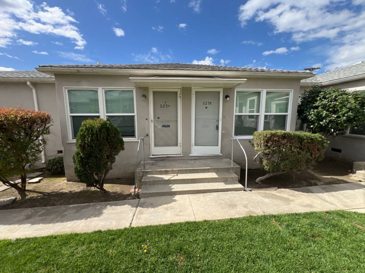 Apartment for rent at 325-331 E Elmwood Ave, Burbank, CA 91505
