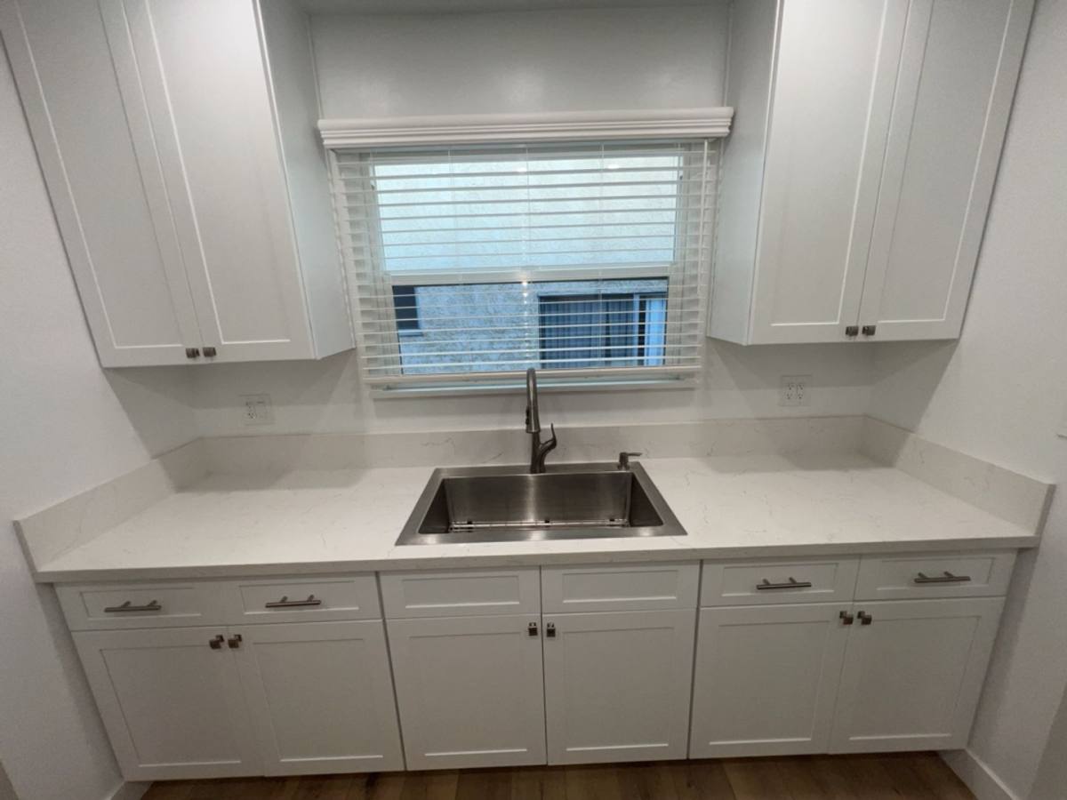 Apartment for rent at 325-331 E Elmwood Ave, Burbank, CA 91505