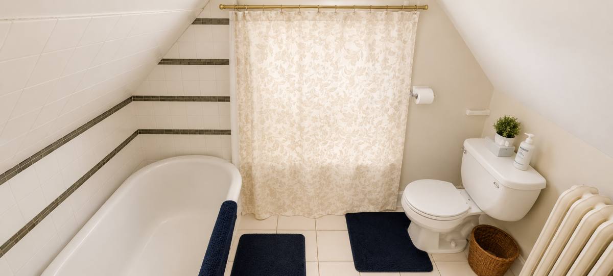 Apartment for rent at 1817 E 1st St, Duluth, MN 55812