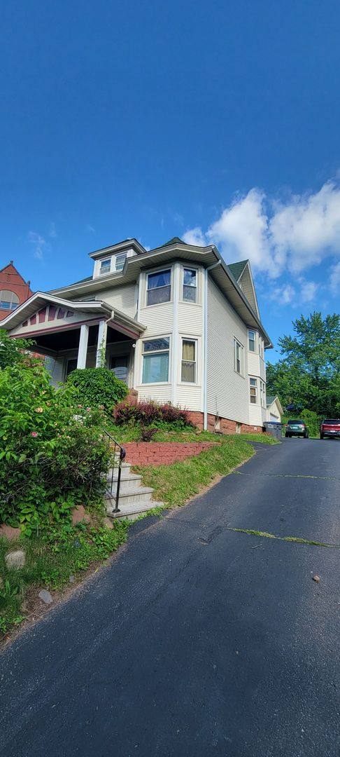 Apartment for rent at 1817 E 1st St, Duluth, MN 55812