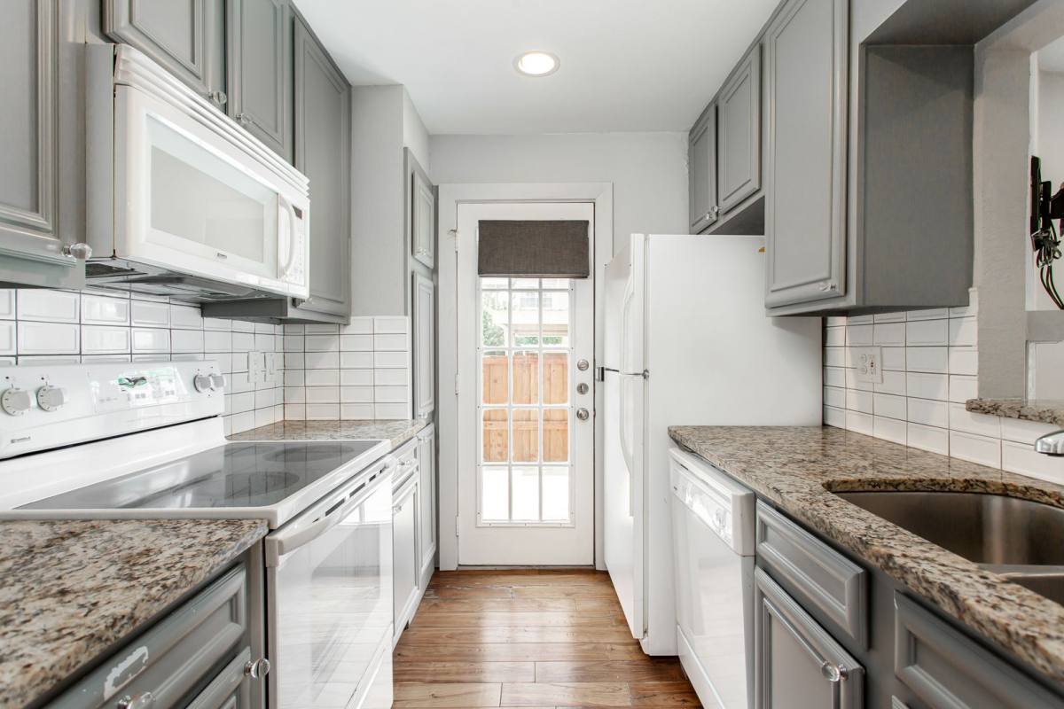 Condo for rent at 6210 Oram St, Dallas, TX 75214