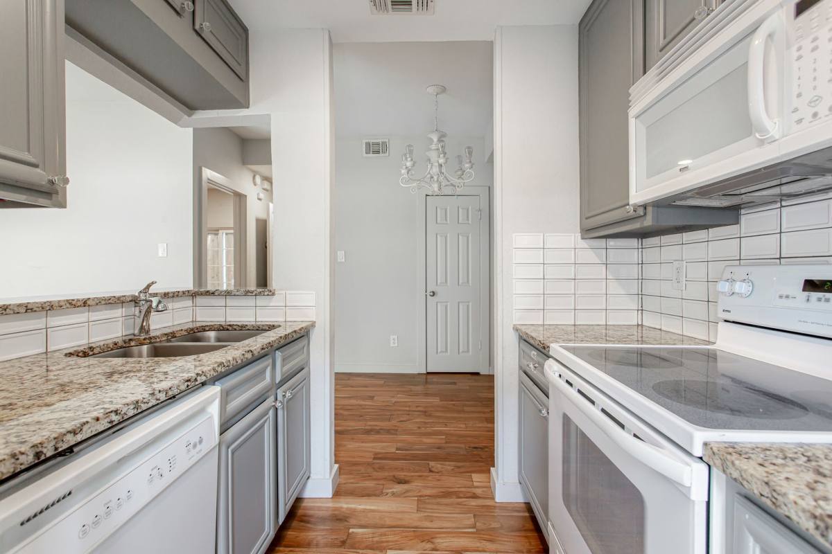 Condo for rent at 6210 Oram St, Dallas, TX 75214