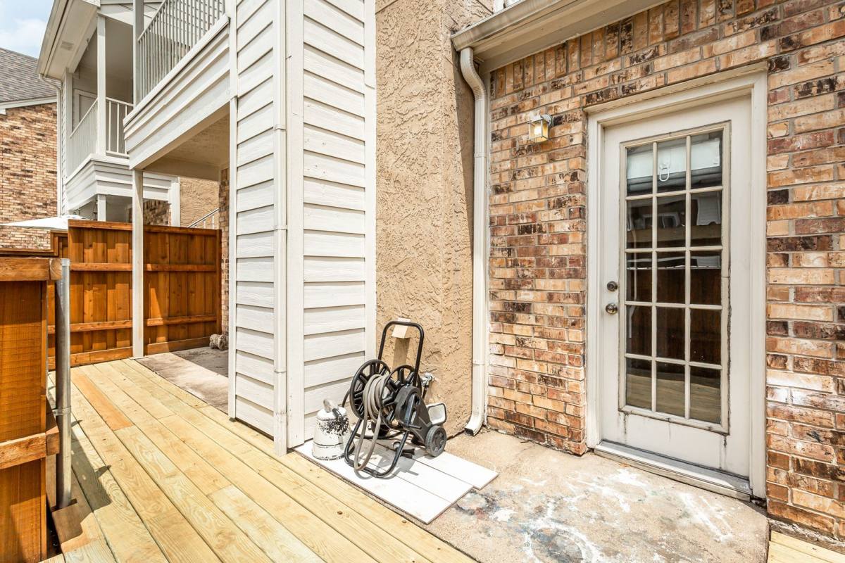 Condo for rent at 6210 Oram St, Dallas, TX 75214