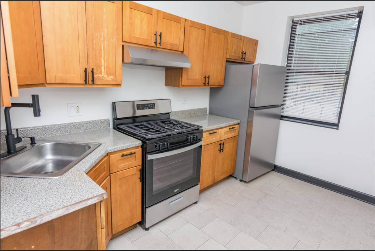 Apartment for rent at 5635 W Washington Blvd, Chicago, IL 60644