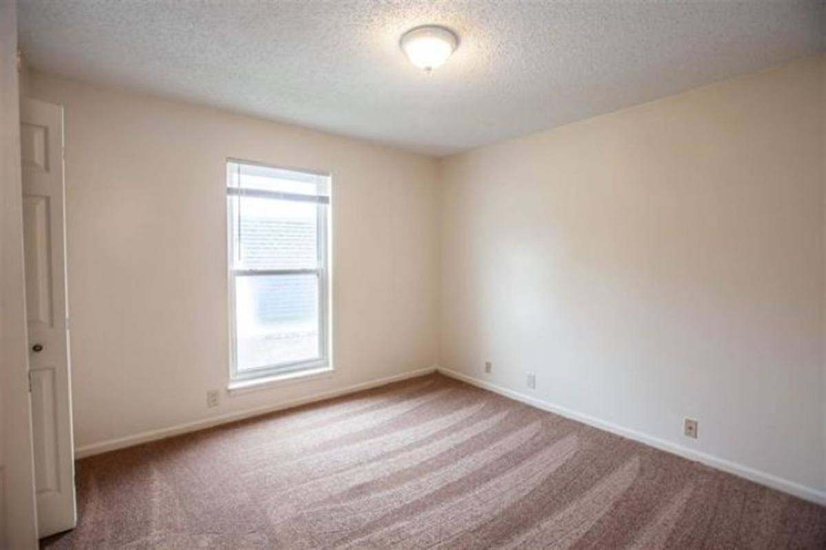 Apartment for rent at 701 Dondee Dr, Manhattan, KS 66502