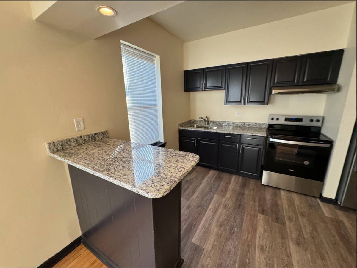 Apartment for rent at 8231 S Ingleside Ave, Chicago, IL 60619