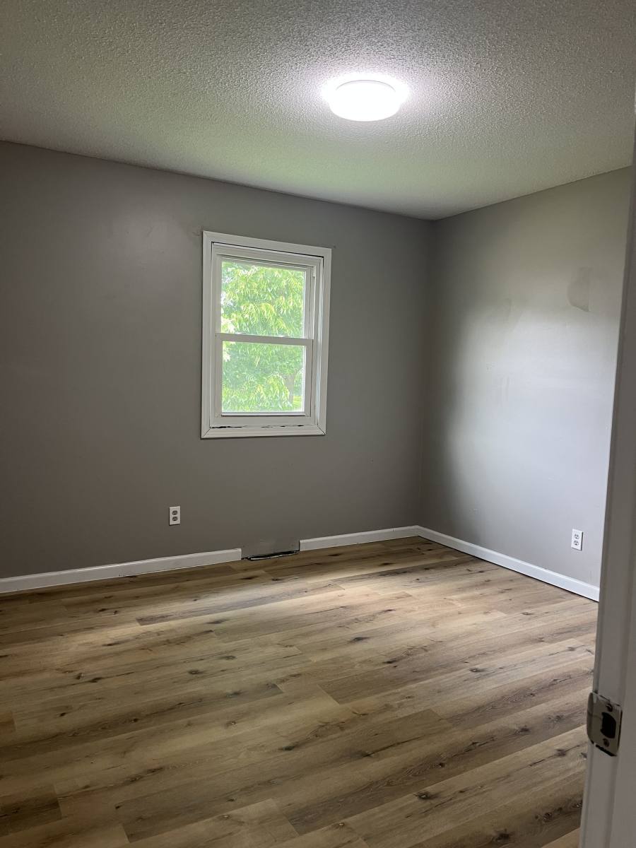 Townhouse for rent at 523 E Lacy St, Marshall, MO 65340
