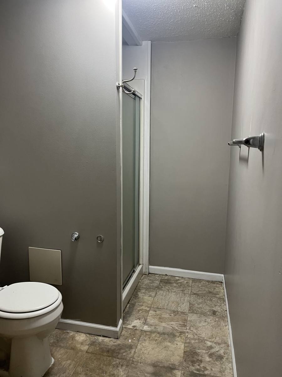 Townhouse for rent at 523 E Lacy St, Marshall, MO 65340
