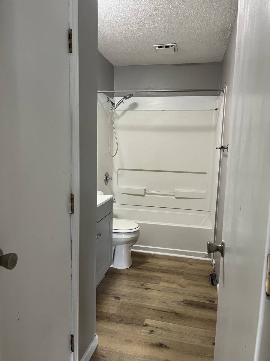 Townhouse for rent at 523 E Lacy St, Marshall, MO 65340