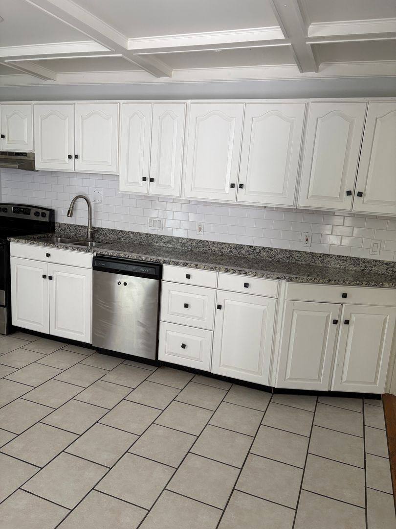 Apartment for rent at 56 Ward St, North Brookfield, MA 01535