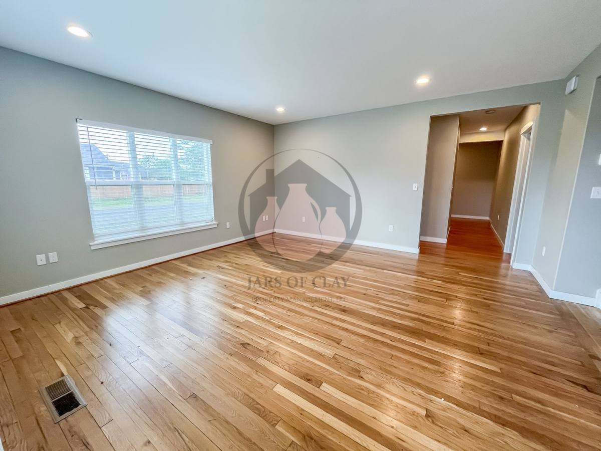 House for rent at 1515 N 2nd Ave, Stayton, OR 97383