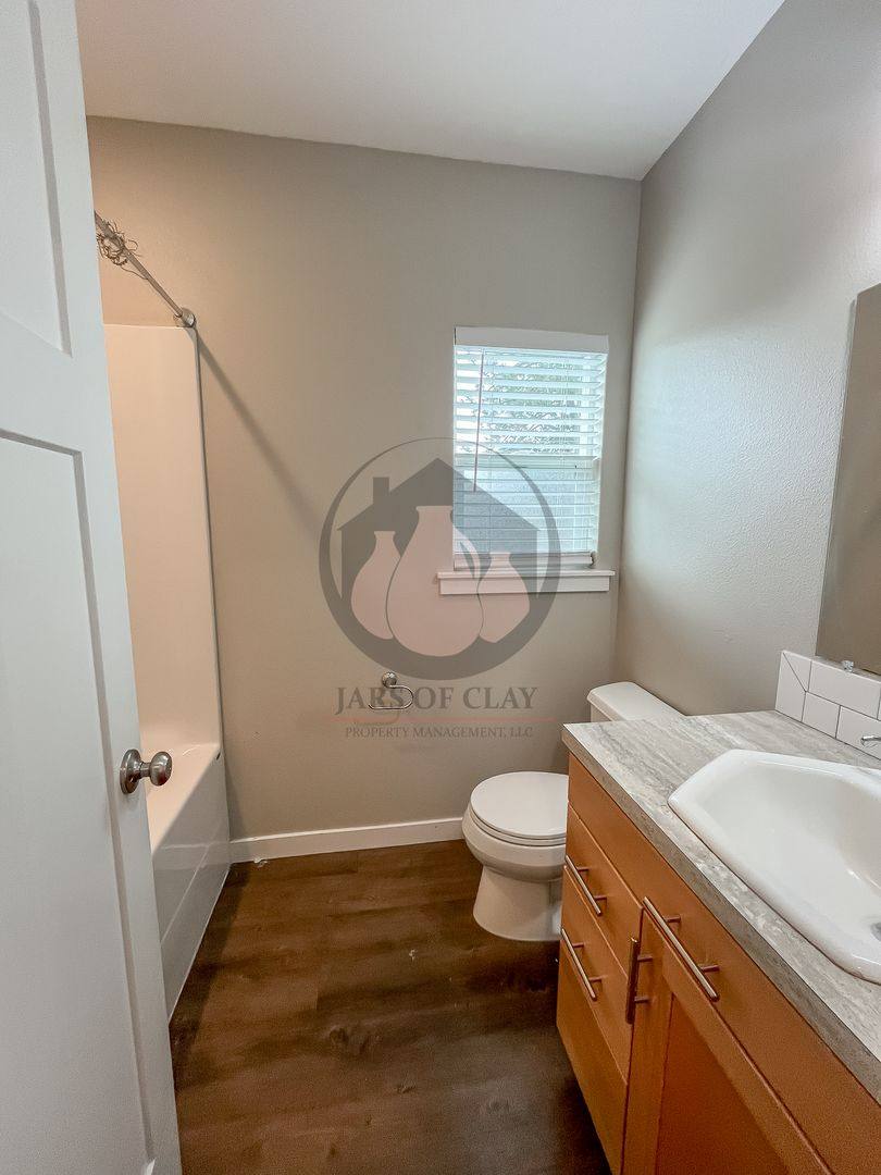 House for rent at 1515 N 2nd Ave, Stayton, OR 97383