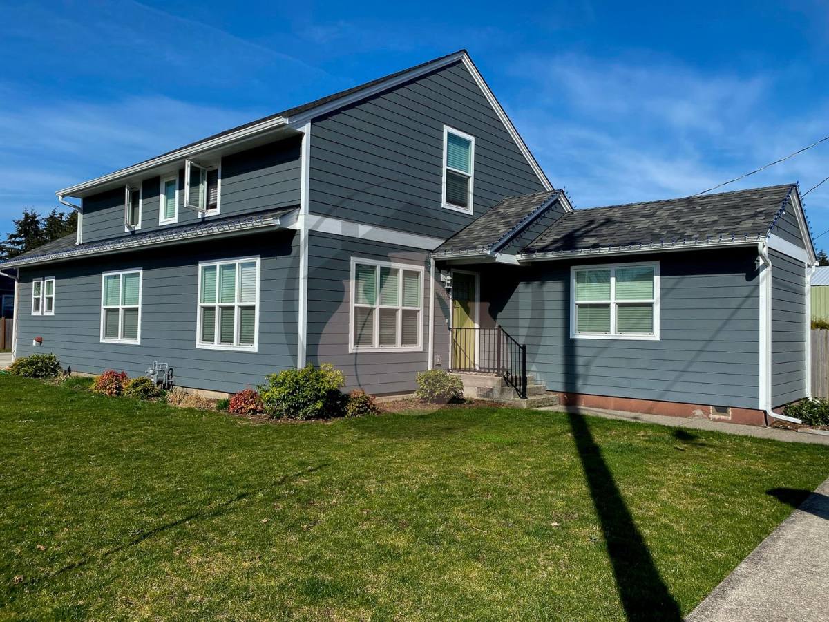 House for rent at 1515 N 2nd Ave, Stayton, OR 97383
