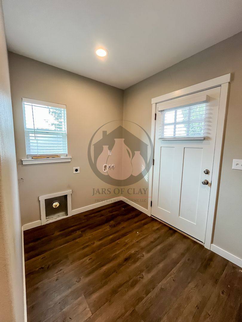 House for rent at 1515 N 2nd Ave, Stayton, OR 97383