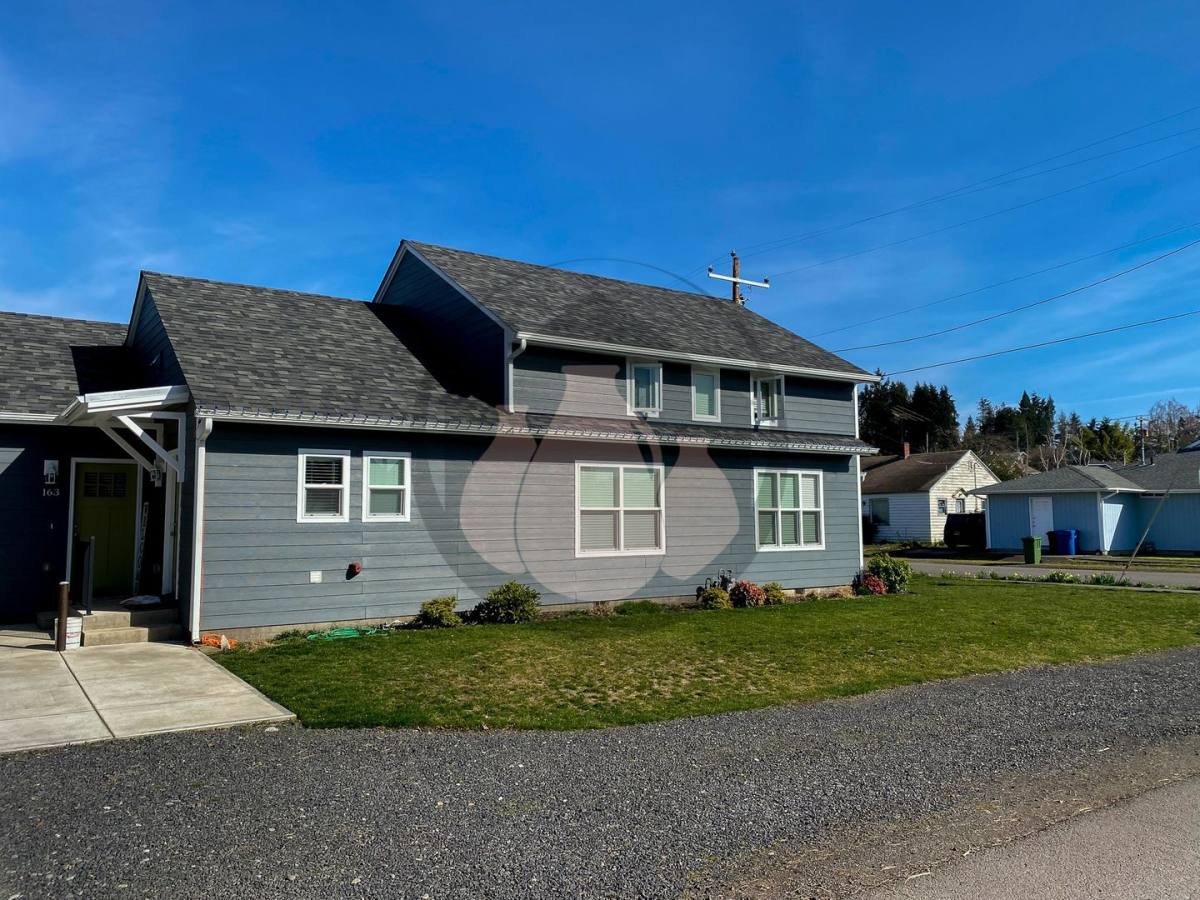 House for rent at 1515 N 2nd Ave, Stayton, OR 97383
