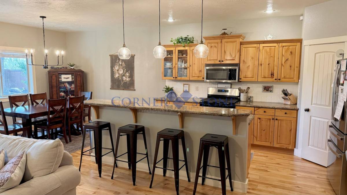 House for rent at 708 S Woodhaven Ave, Meridian, ID 83642
