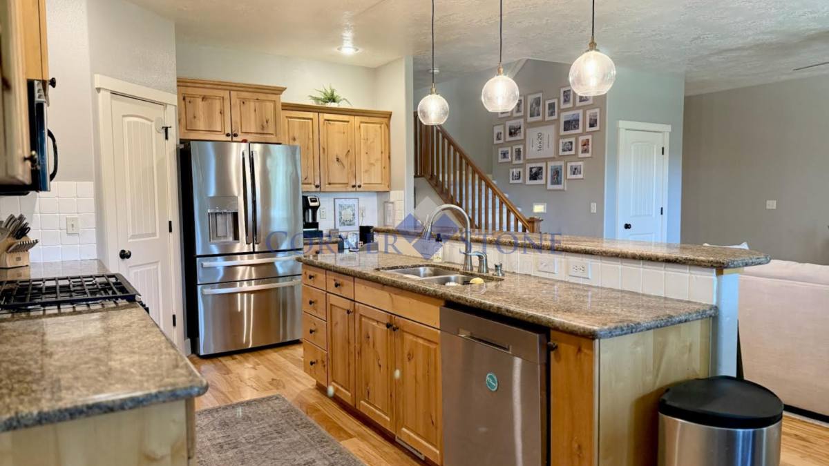House for rent at 708 S Woodhaven Ave, Meridian, ID 83642