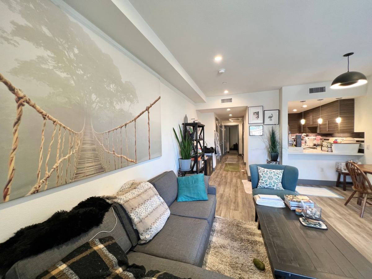 Apartment for rent at 3743 Midvale Ave, Los Angeles, CA 90034