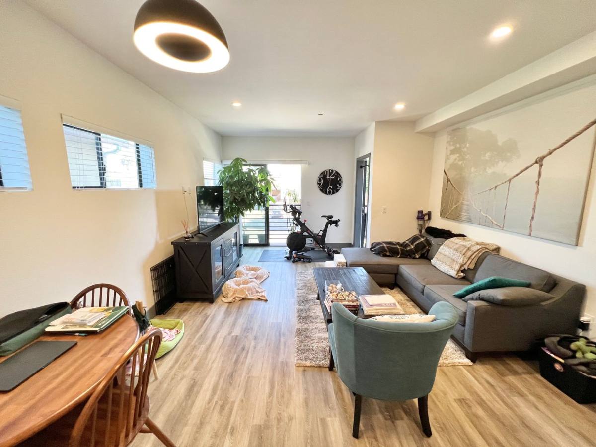 Apartment for rent at 3743 Midvale Ave, Los Angeles, CA 90034