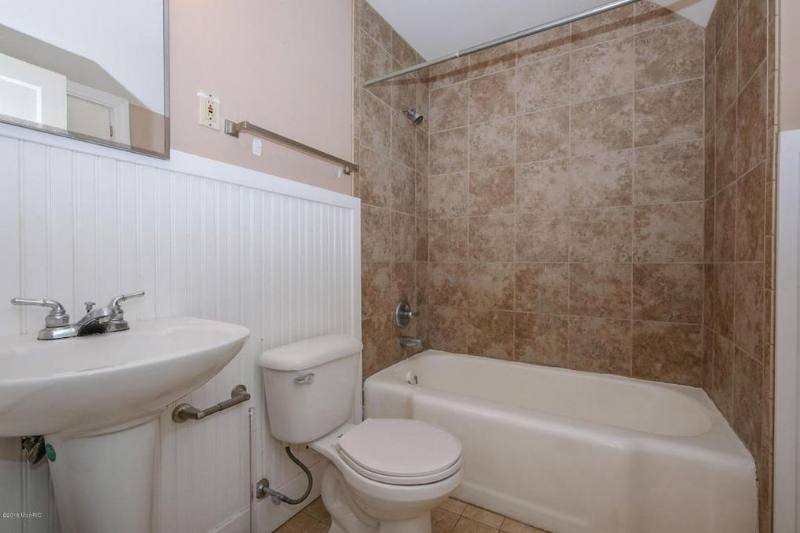 Apartment for rent at 620 Minor Ave #3, Kalamazoo, MI 49008
