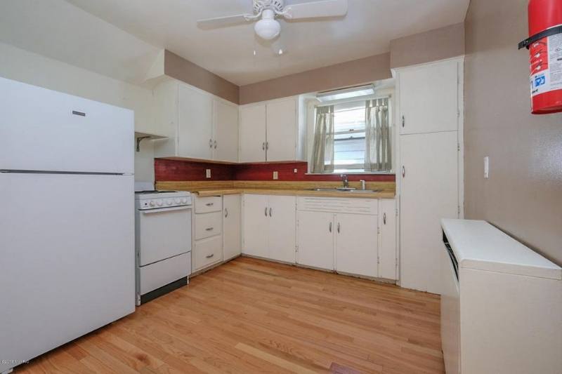 Apartment for rent at 620 Minor Ave #3, Kalamazoo, MI 49008