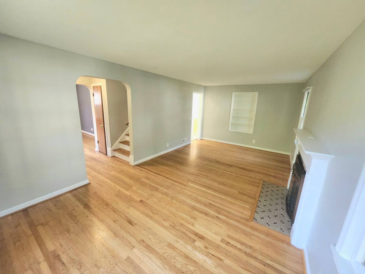 House for rent at 21 Glenmont Dr, Rochester, NY 14617