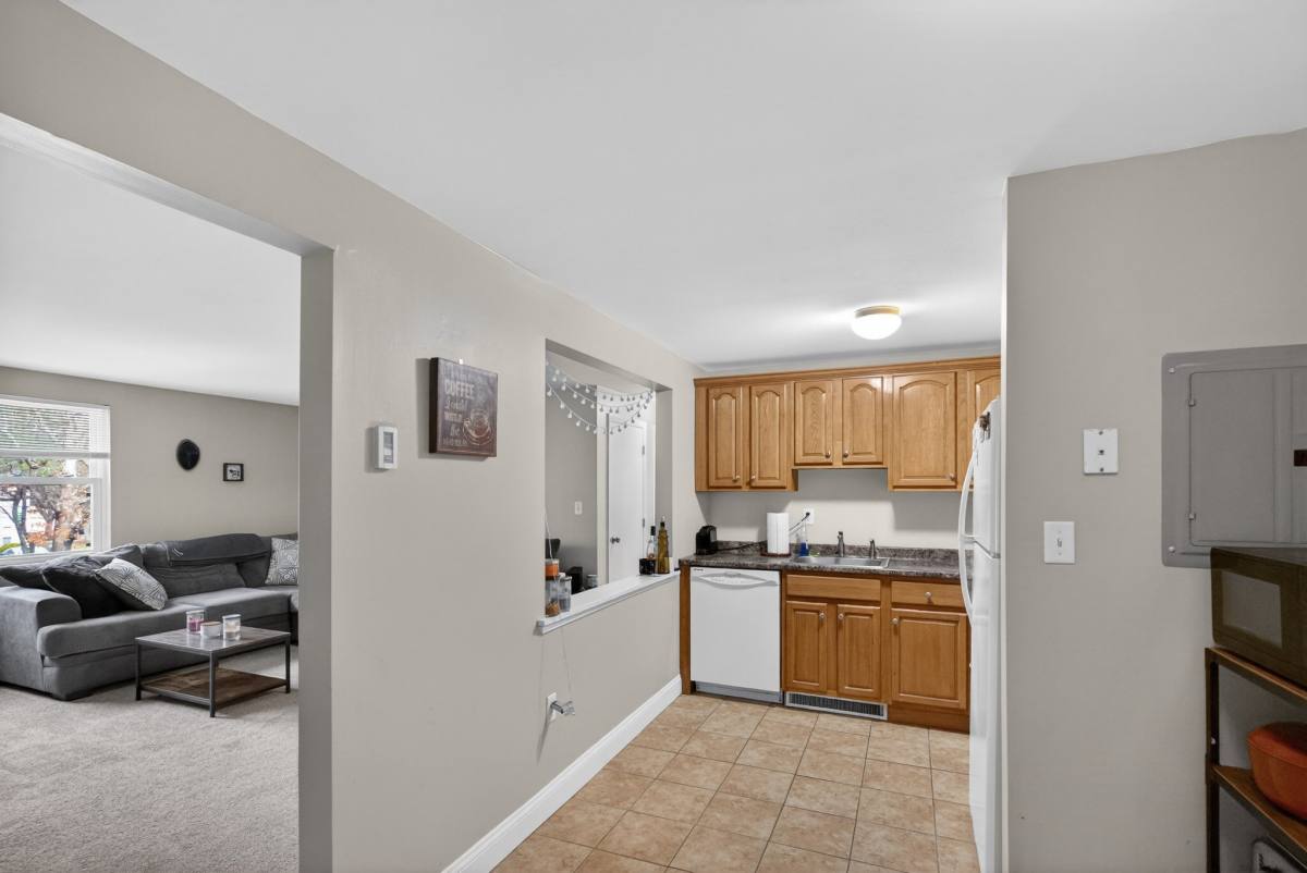 Apartment for rent at 17 Anderson Ave #4, Middleboro, MA 02346