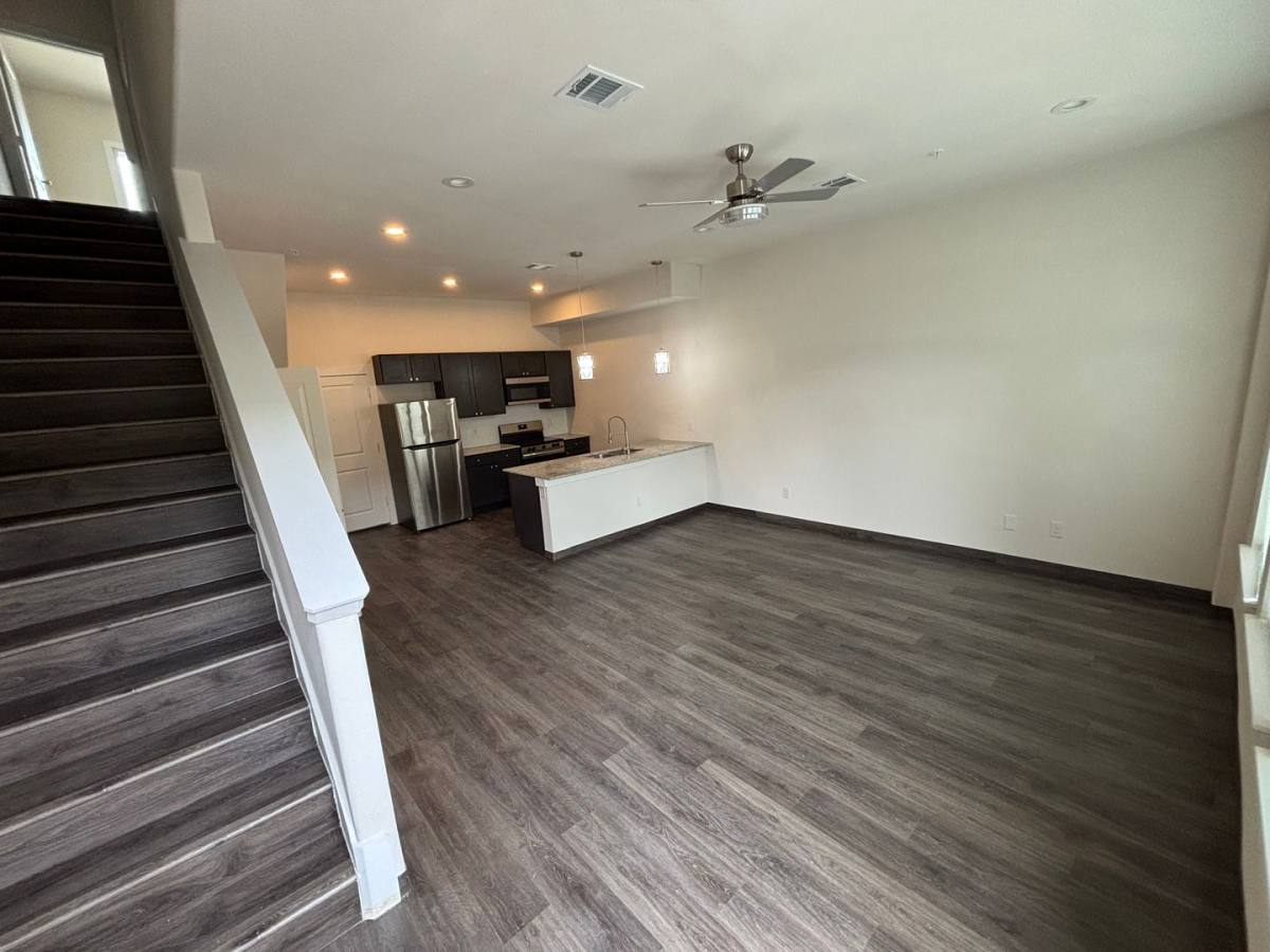 Townhouse for rent at 710 Benge Dr, Arlington, TX 76013