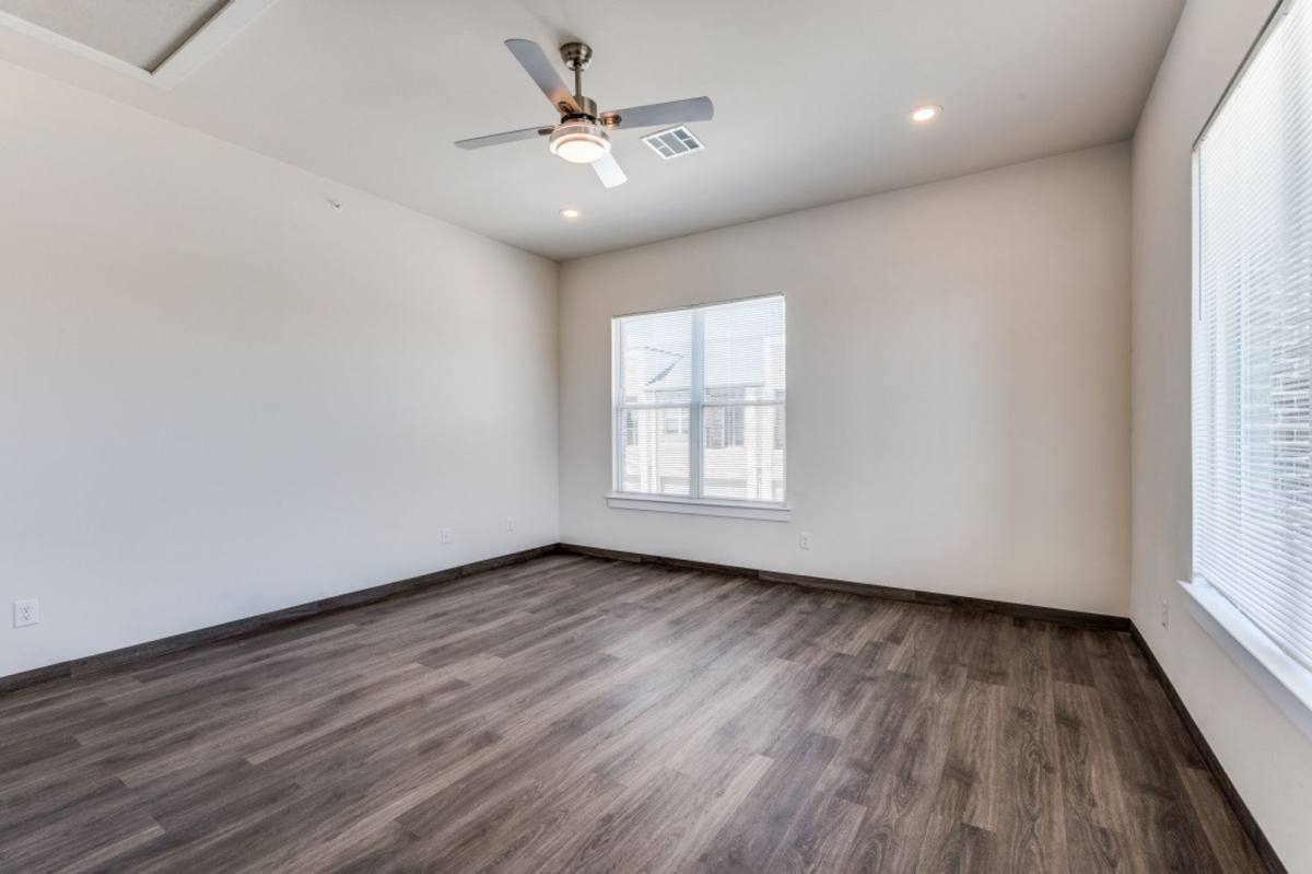 Townhouse for rent at 710 Benge Dr, Arlington, TX 76013