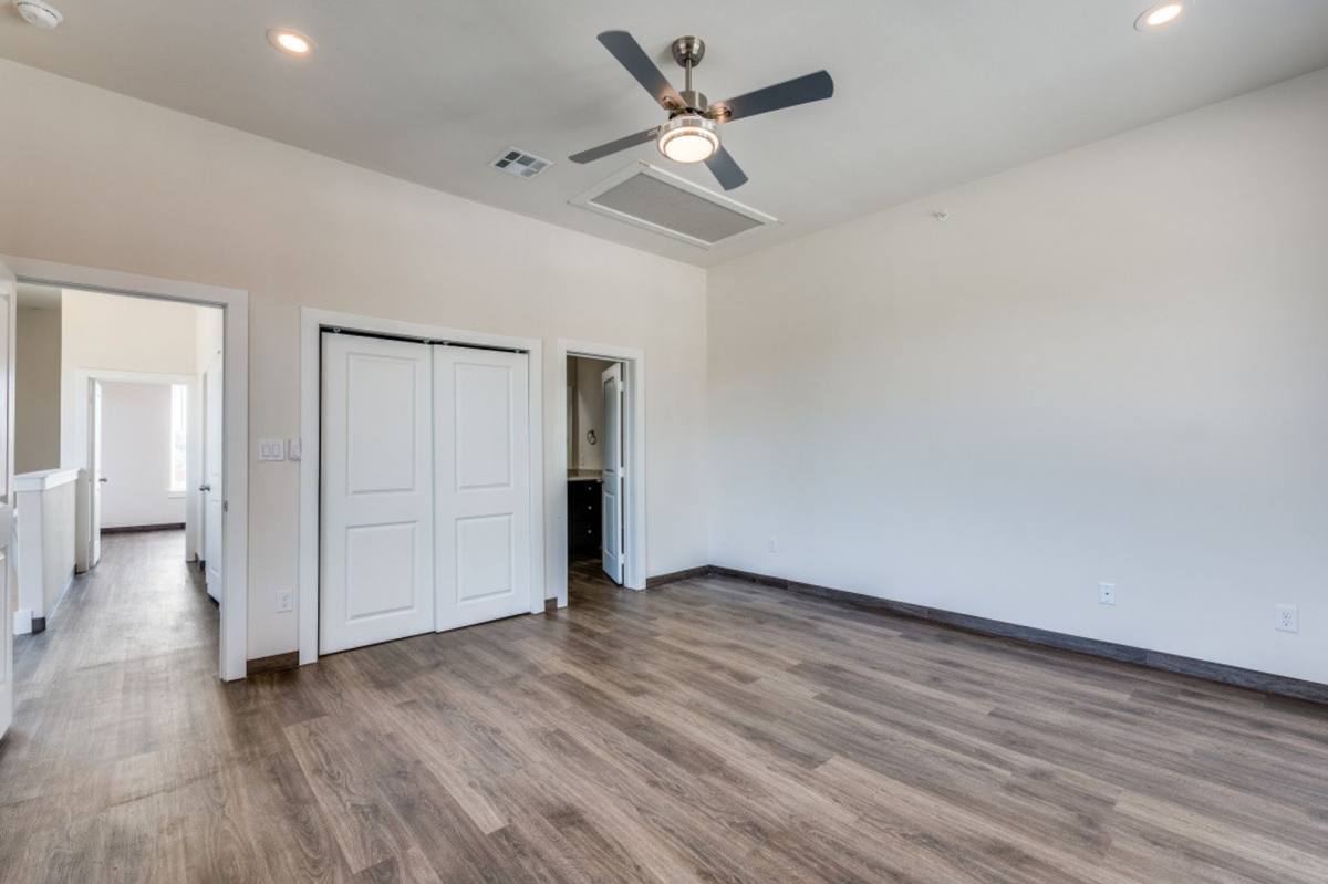 Townhouse for rent at 710 Benge Dr, Arlington, TX 76013