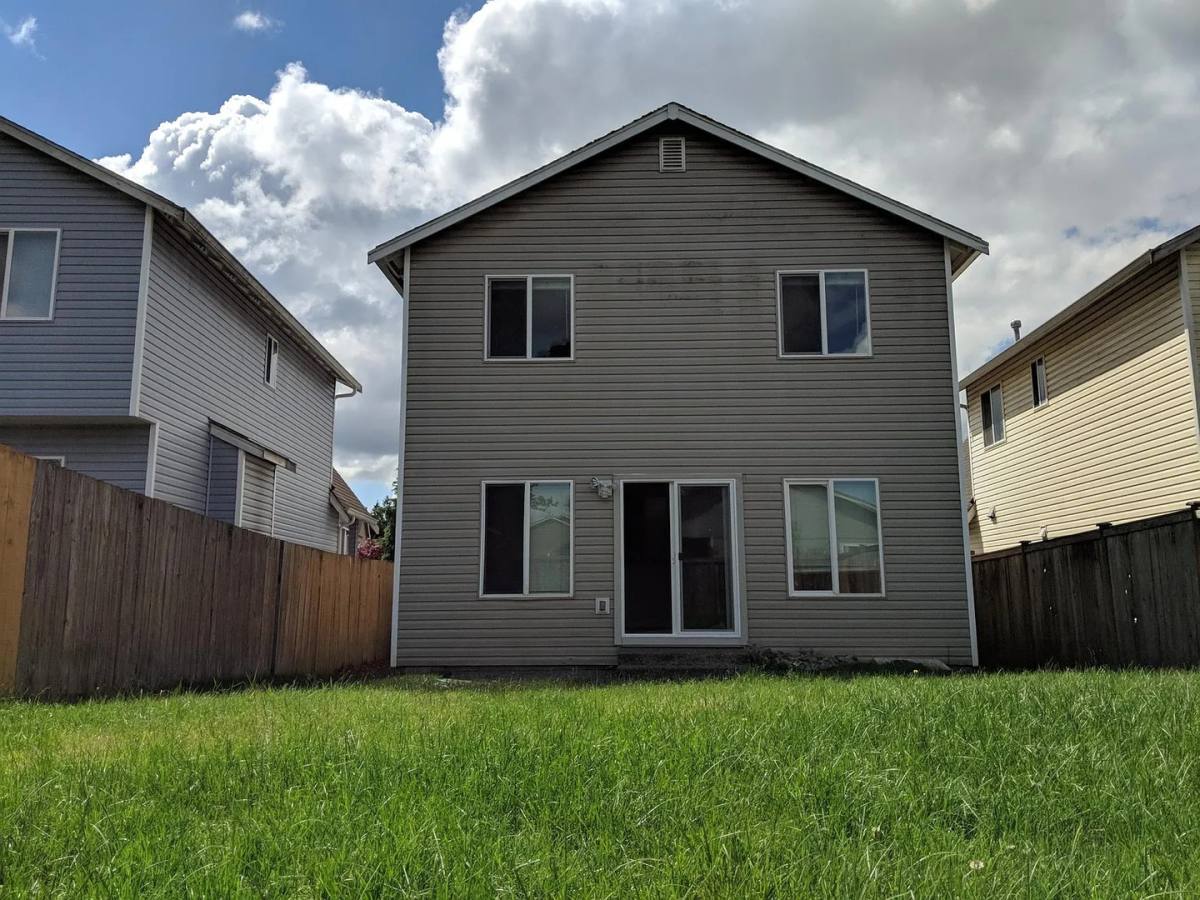 Apartment for rent at 2809 186th St E, Tacoma, WA 98445