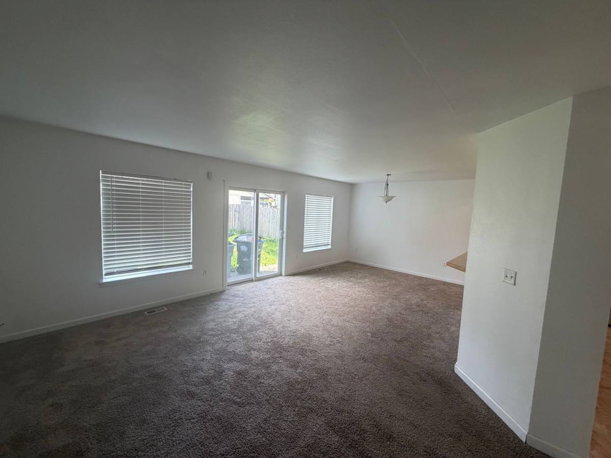 Apartment for rent at 2809 186th St E, Tacoma, WA 98445