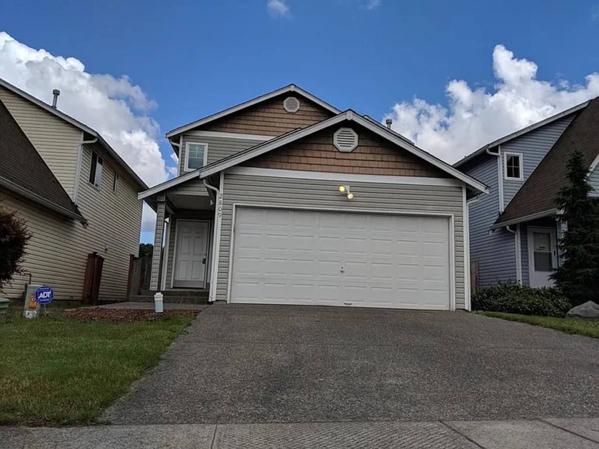 Apartment for rent at 2809 186th St E, Tacoma, WA 98445