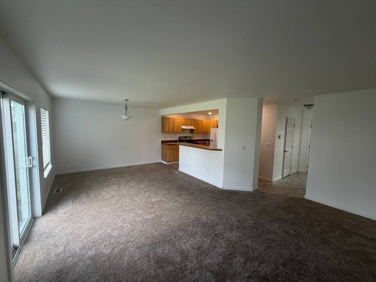 Apartment for rent at 2809 186th St E, Tacoma, WA 98445