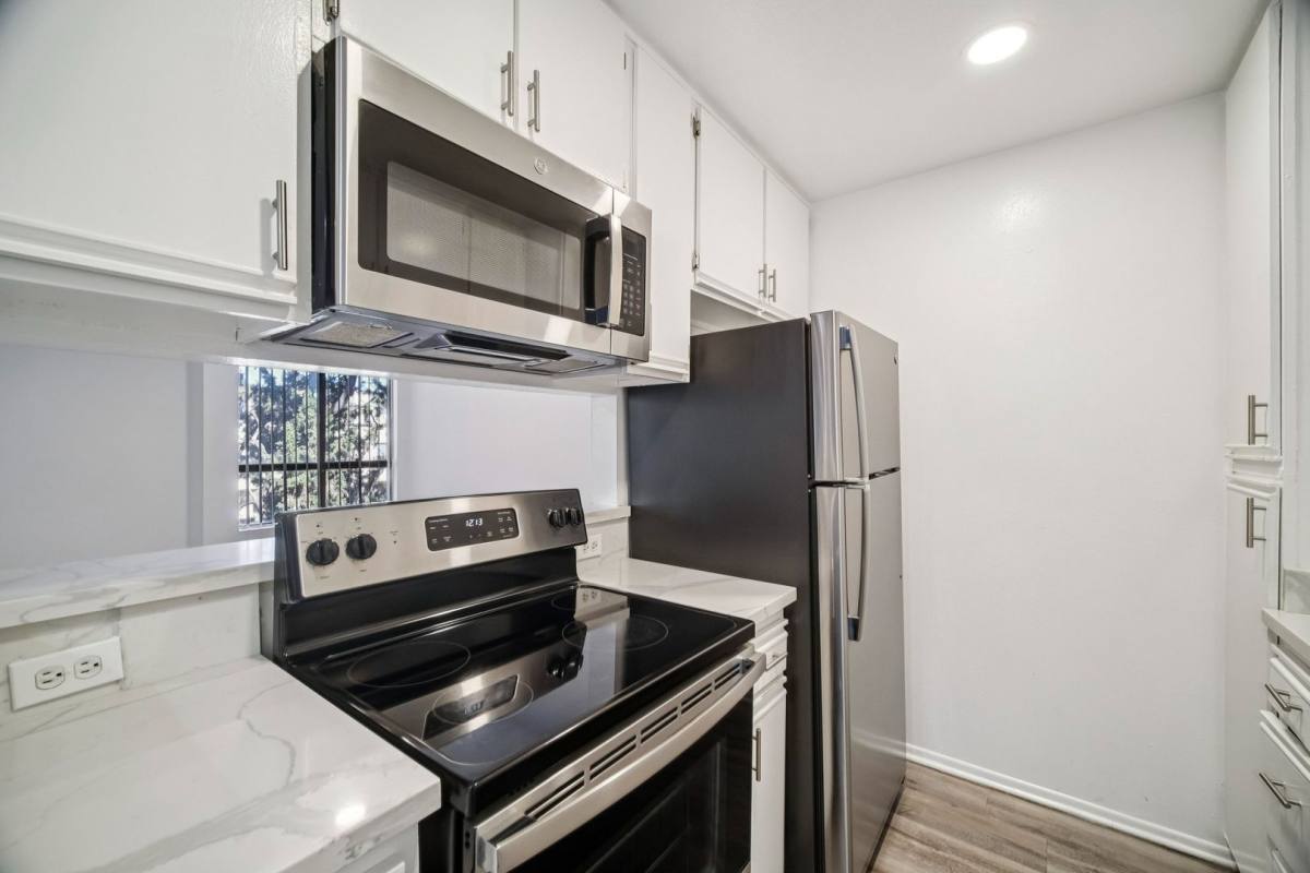 Apartment for rent at 6310 Sylmar Ave, Van Nuys, CA 91401