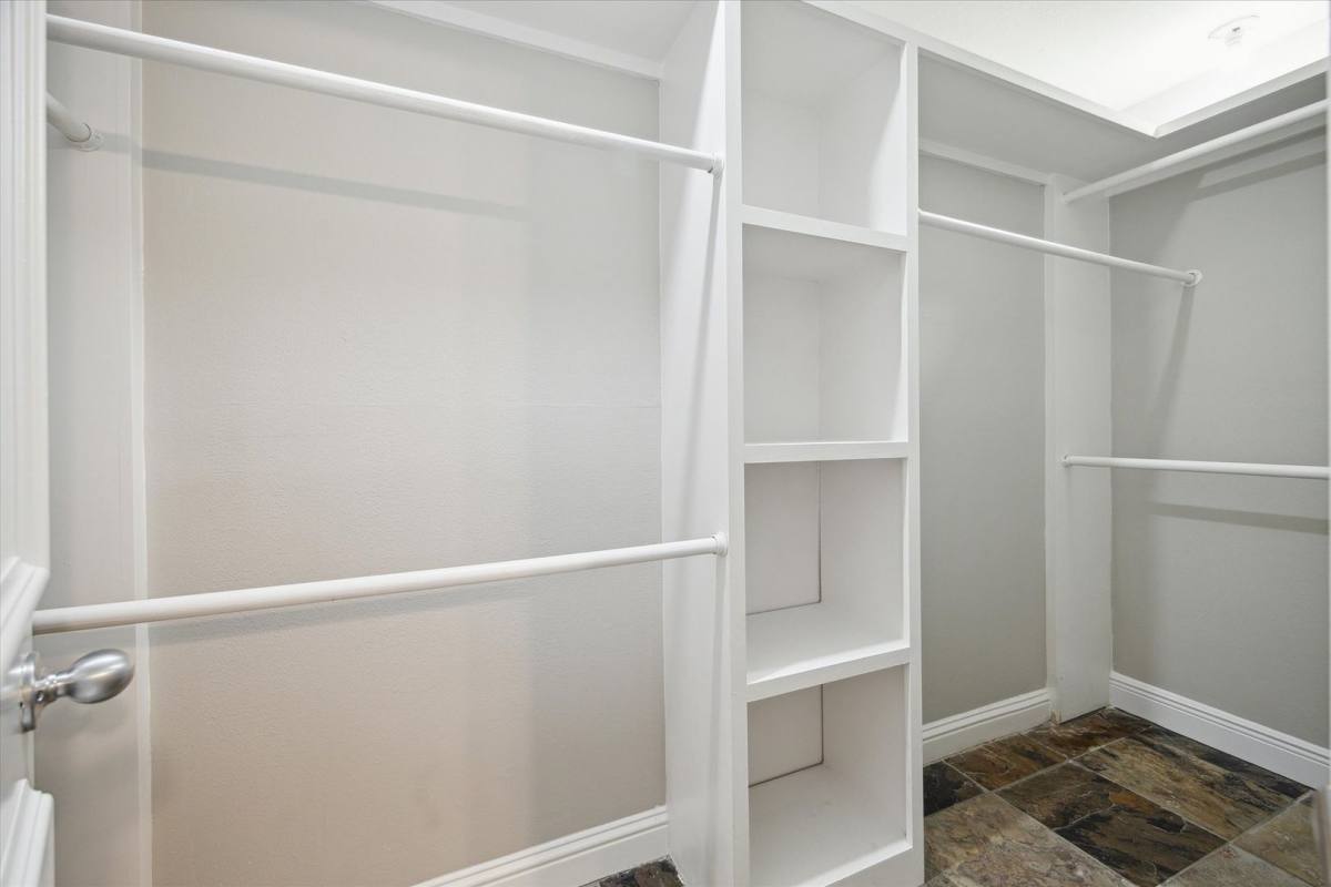 Apartment for rent at 2418 Mimosa Dr, Houston, TX 77019