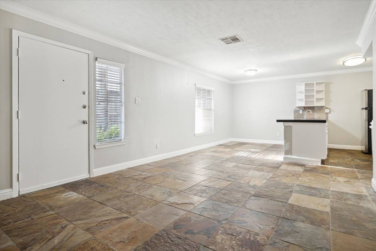 Apartment for rent at 2418 Mimosa Dr, Houston, TX 77019
