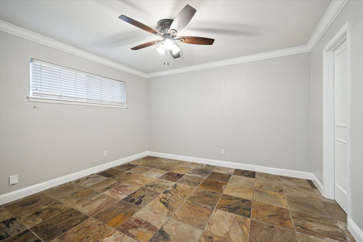 Apartment for rent at 2418 Mimosa Dr, Houston, TX 77019