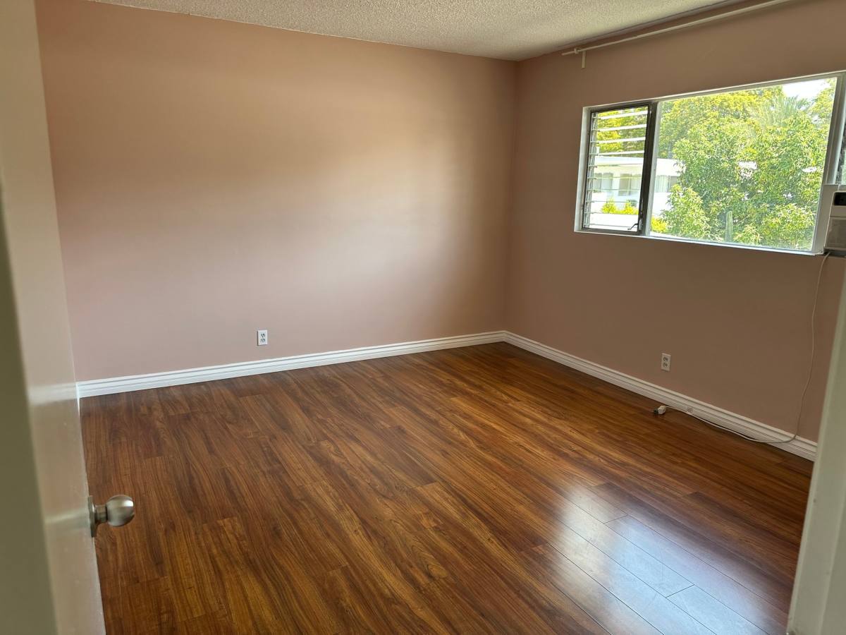 Apartment for rent at 920 N Spaulding Ave, Los Angeles, CA 90046