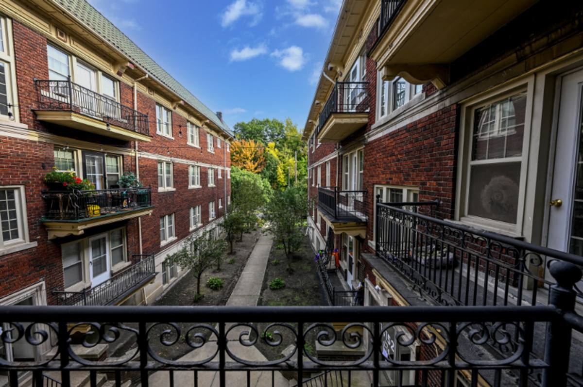 Apartment for rent at 14148 Superior Rd, Cleveland, OH 44118