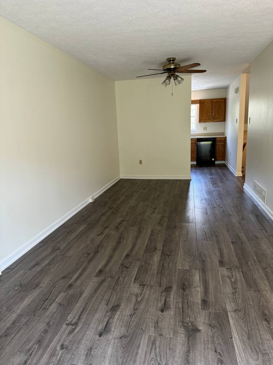 Townhouse for rent at 159 F Londonderry Dr, New Brighton, PA 15066